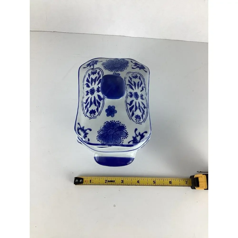 Chinese Chinoiserie Asian antique Porcelain Blue and White Dish With Lid